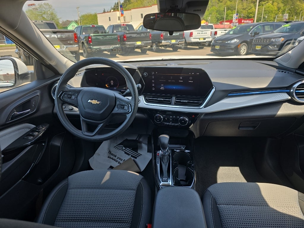 2025 Chevrolet Trax LT - Photo 20