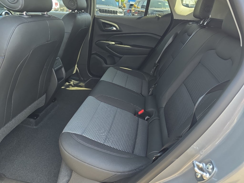 2025 Chevrolet Trax LT - Photo 17