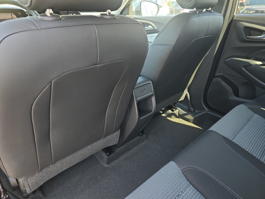 2025 Chevrolet Trax LT - Photo 18