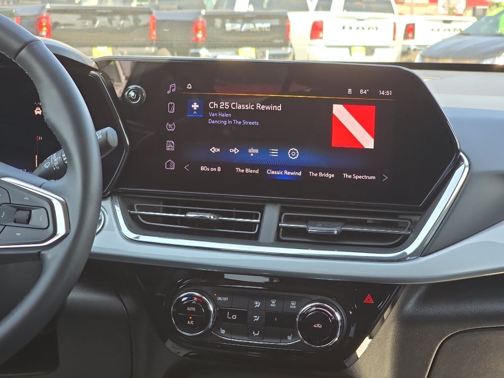 2025 Chevrolet Trax LT - Photo 23