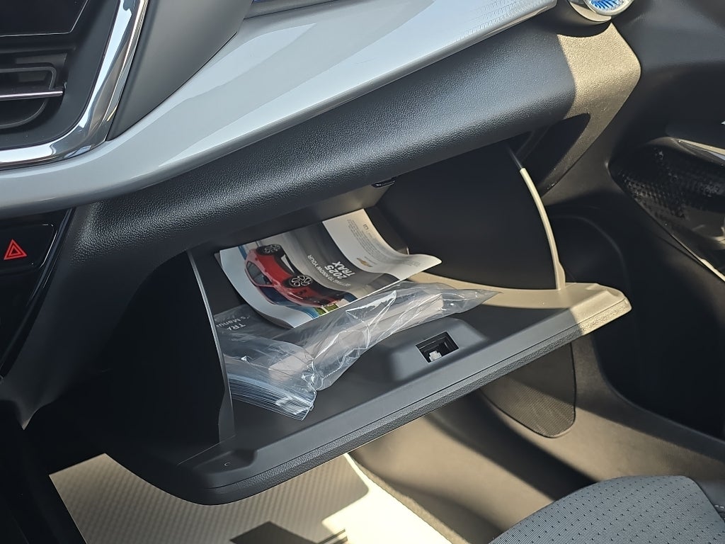 2025 Chevrolet Trax LT - Photo 30