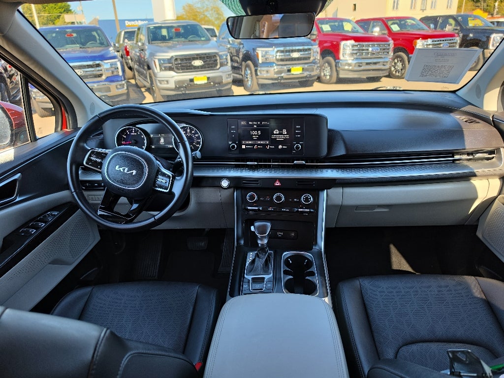 2023 Kia Carnival LX
