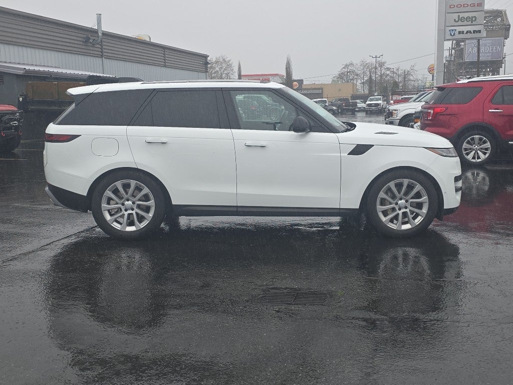 2025 Land Rover Range Rover Sport P360 SE
